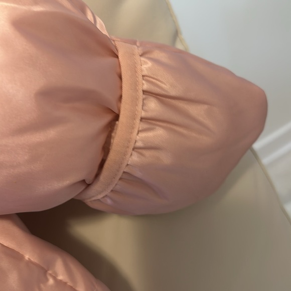 Baby gap snowsuit size 6-12 in baby pink color - Picture 3 of 5